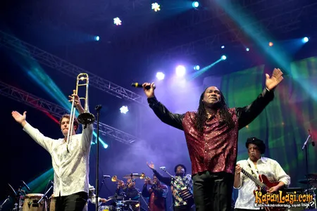 Foto Earth Wind and Fire