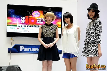 Foto Eir Aoi