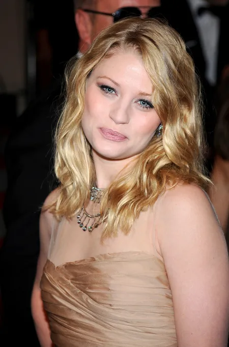 Foto Emilie de Ravin