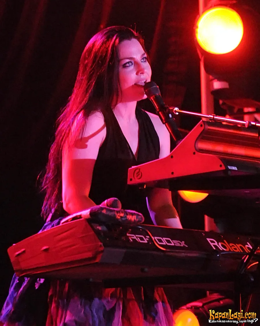 Album 'Synthesis' Evanescence sukses menduduki peringkat 8 di chart Billboard 200 © KapanLagi.com