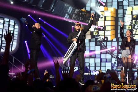 Foto Far East Movement