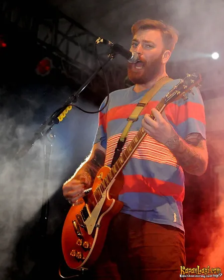 Foto Four Year Strong