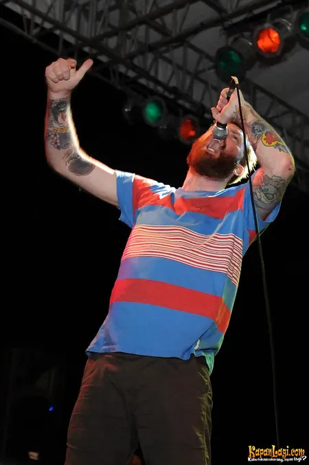 Foto Four Year Strong
