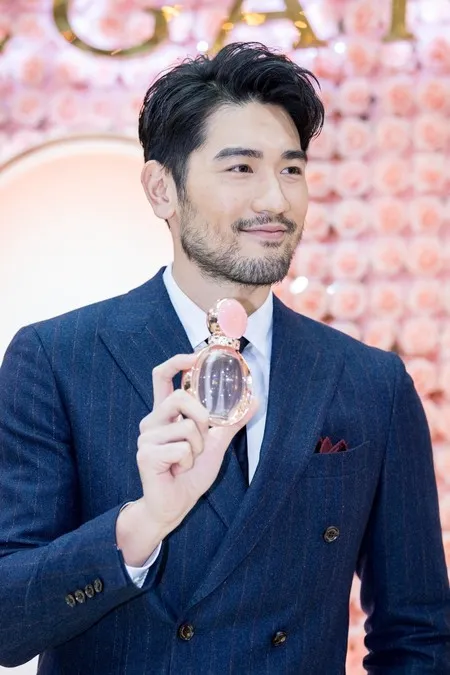 Foto Godfrey Gao