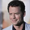 Greg Kinnear