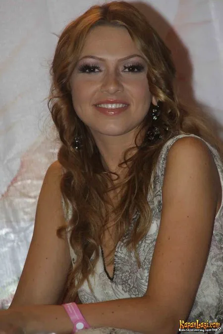 Foto Hadise