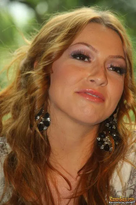 Foto Hadise