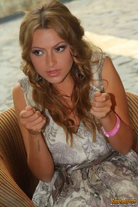 Foto Hadise