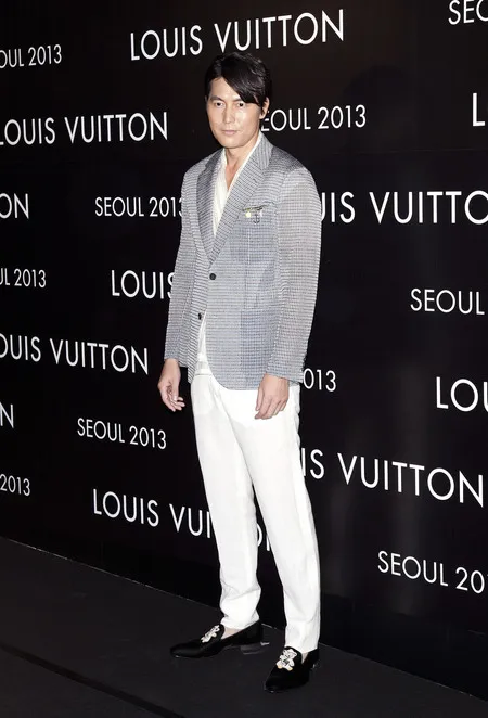 Foto Jung Woo Sung
