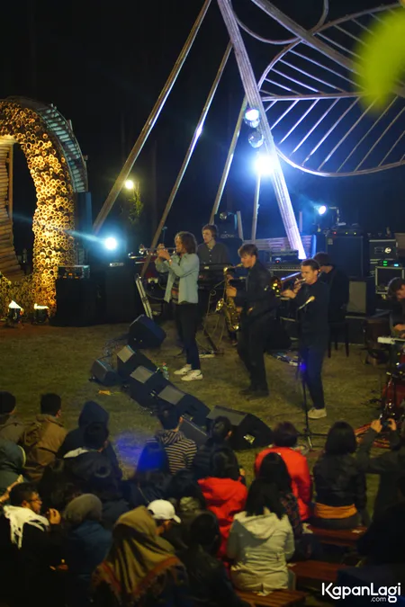 Foto Jungle By The Night