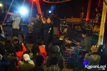 Foto Jungle By The Night