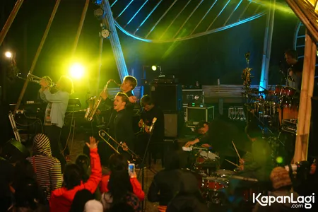 Foto Jungle By The Night