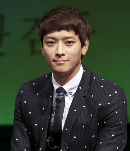 Foto Kang Dong Won