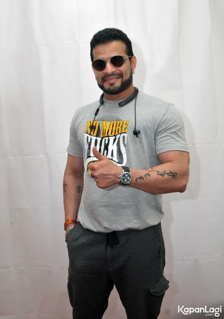 Foto Karan Patel Raman