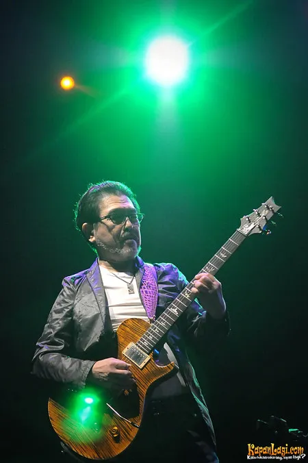 Foto Kazumi Watanabe