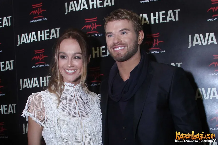 Kellan Lutz menghadiri gala premiere film JAVA HEAT di Jakarta