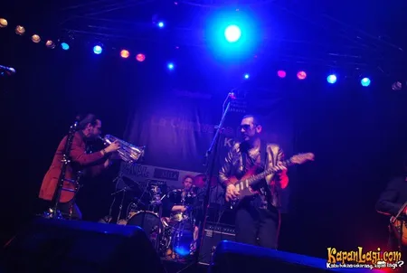 Foto La Caravane Passe