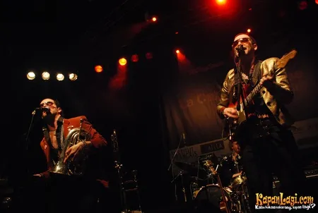 Foto La Caravane Passe