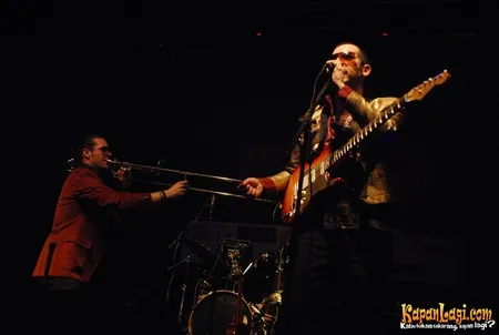 Foto La Caravane Passe