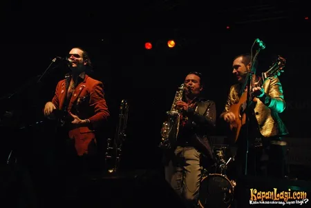 Foto La Caravane Passe