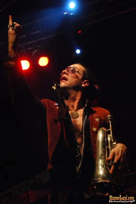 Foto La Caravane Passe