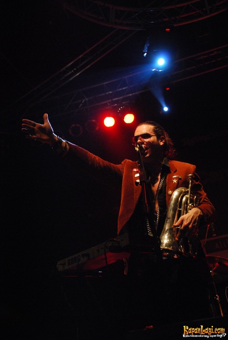 Foto La Caravane Passe