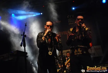 Foto La Caravane Passe