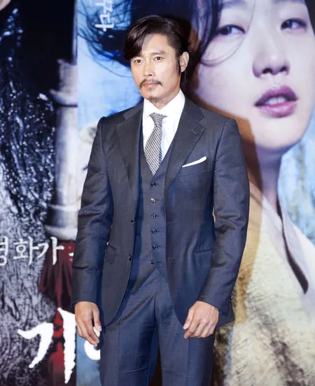 Foto Lee Byung Hun