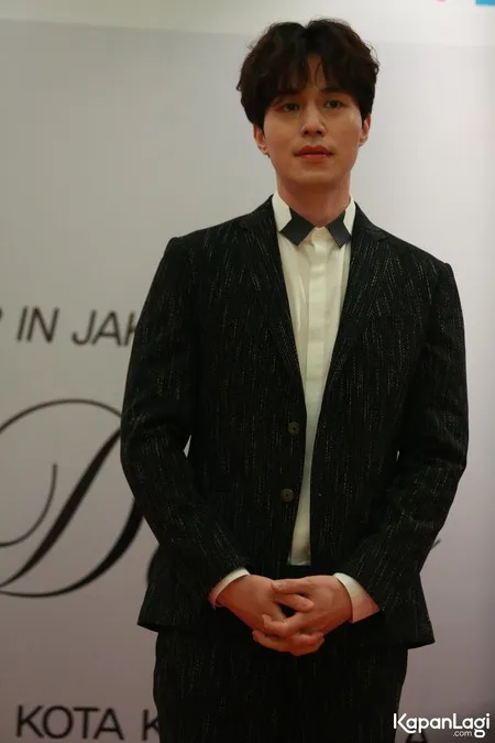 Foto Lee Dong Wook