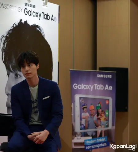 Foto Lee Dong Wook
