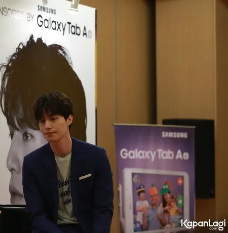 Foto Lee Dong Wook