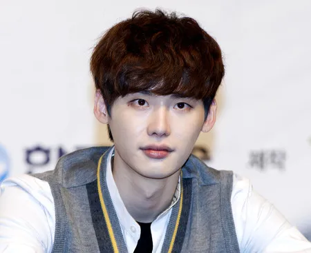 Foto Lee Jong Suk