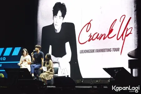 Foto Lee Jong Suk