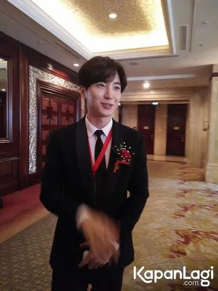 Foto Leeteuk Super Junior