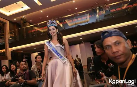 Foto Manushi Chhillar
