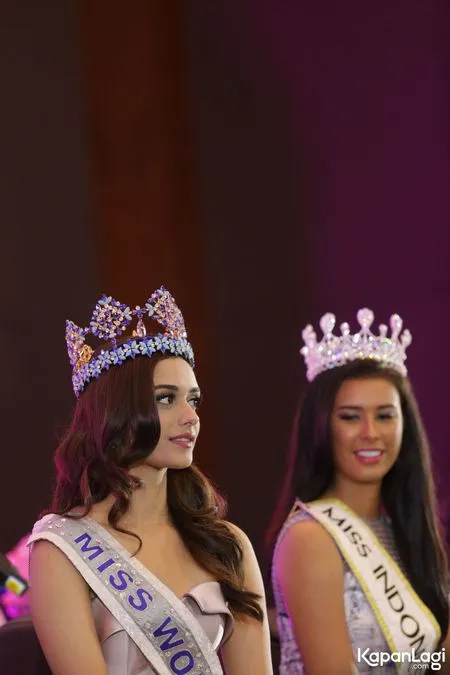 Foto Manushi Chhillar