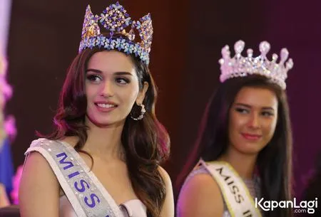 Foto Manushi Chhillar