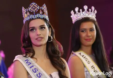 Foto Manushi Chhillar