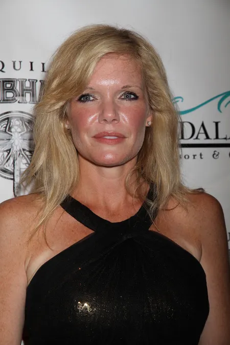 Foto Maura West