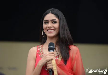 Foto Mrunal Thakur