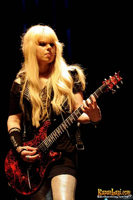 Foto Orianthi