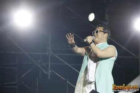 Foto PSY