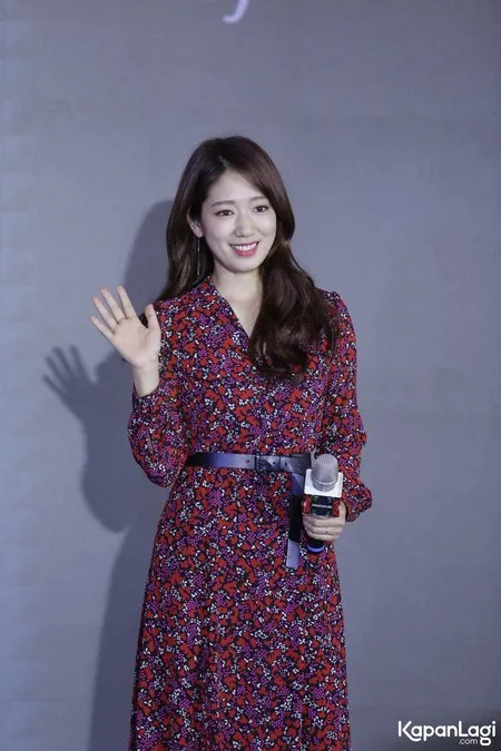 Foto Park Shin Hye