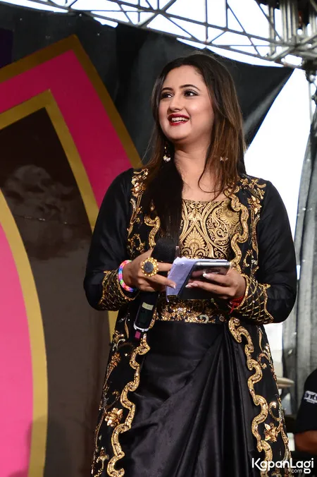 Foto Rashami Desai