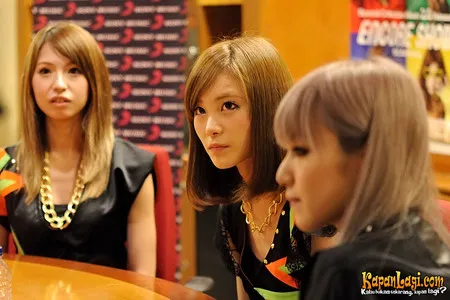 Foto Rina Scandal