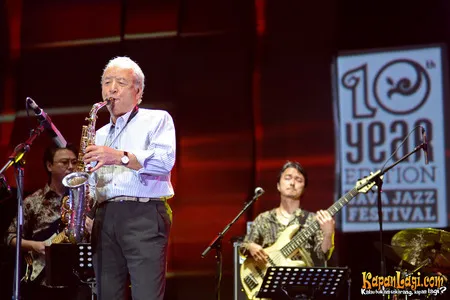 Foto Sadao Watanabe