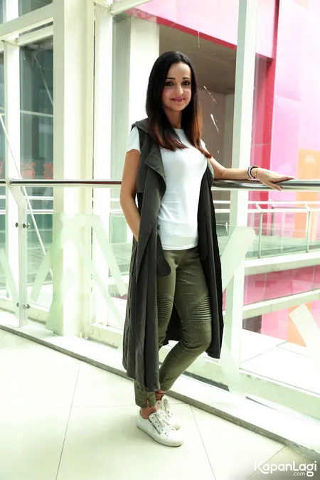 Foto Sanaya Irani Paro