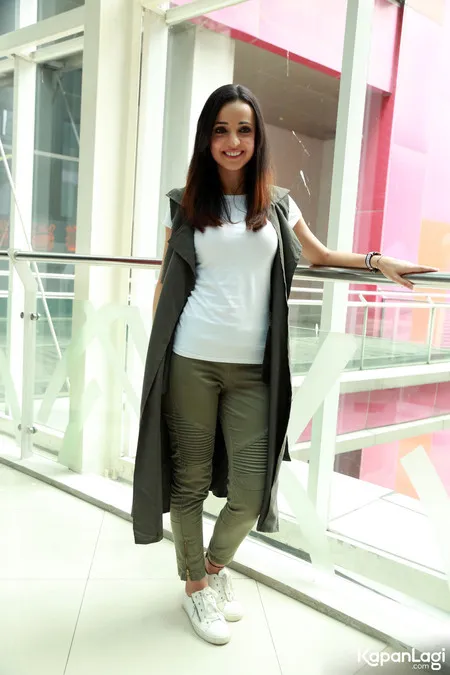 Foto Sanaya Irani Paro
