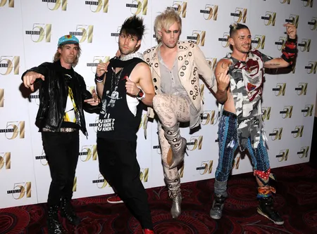 Foto Semi Precious Weapons