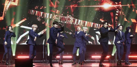 Foto SF9